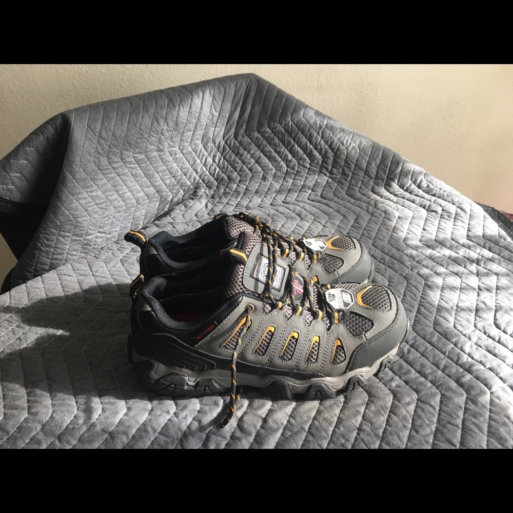 Sketchers steel toe hiking shoe